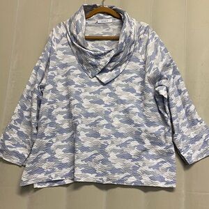 Vitamin Women’s Blouse XL Split Cowl Neck Boxy Luxury Textured Camo Lagenlook